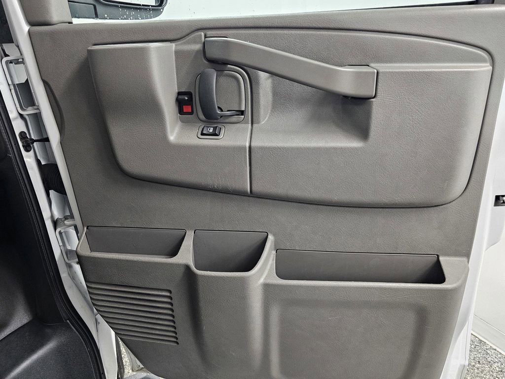 Used 2023 Chevrolet Express 3500 LS RWD image 18