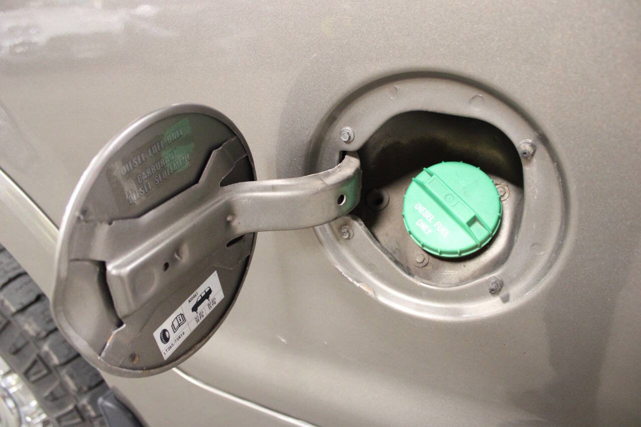 Used 2004 Ford Excursion Limited image 21