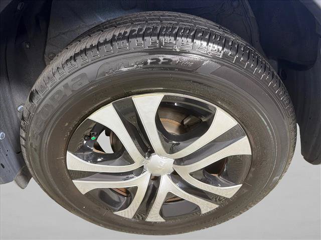Used 2018 Toyota RAV4 LE AWD/4WD image 19