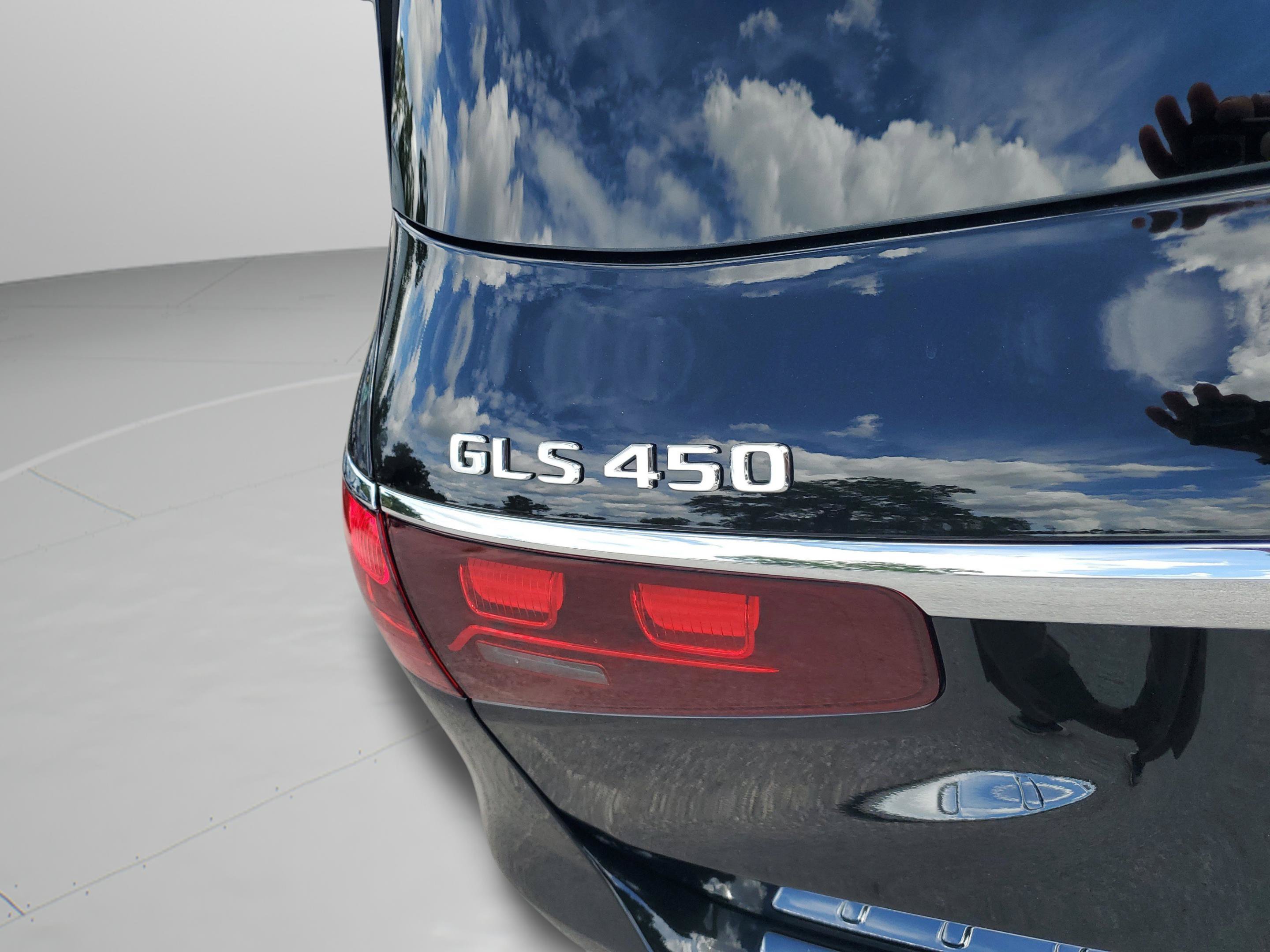 Certified 2026 Mercedes-Benz GLS 450 4MATIC image 40