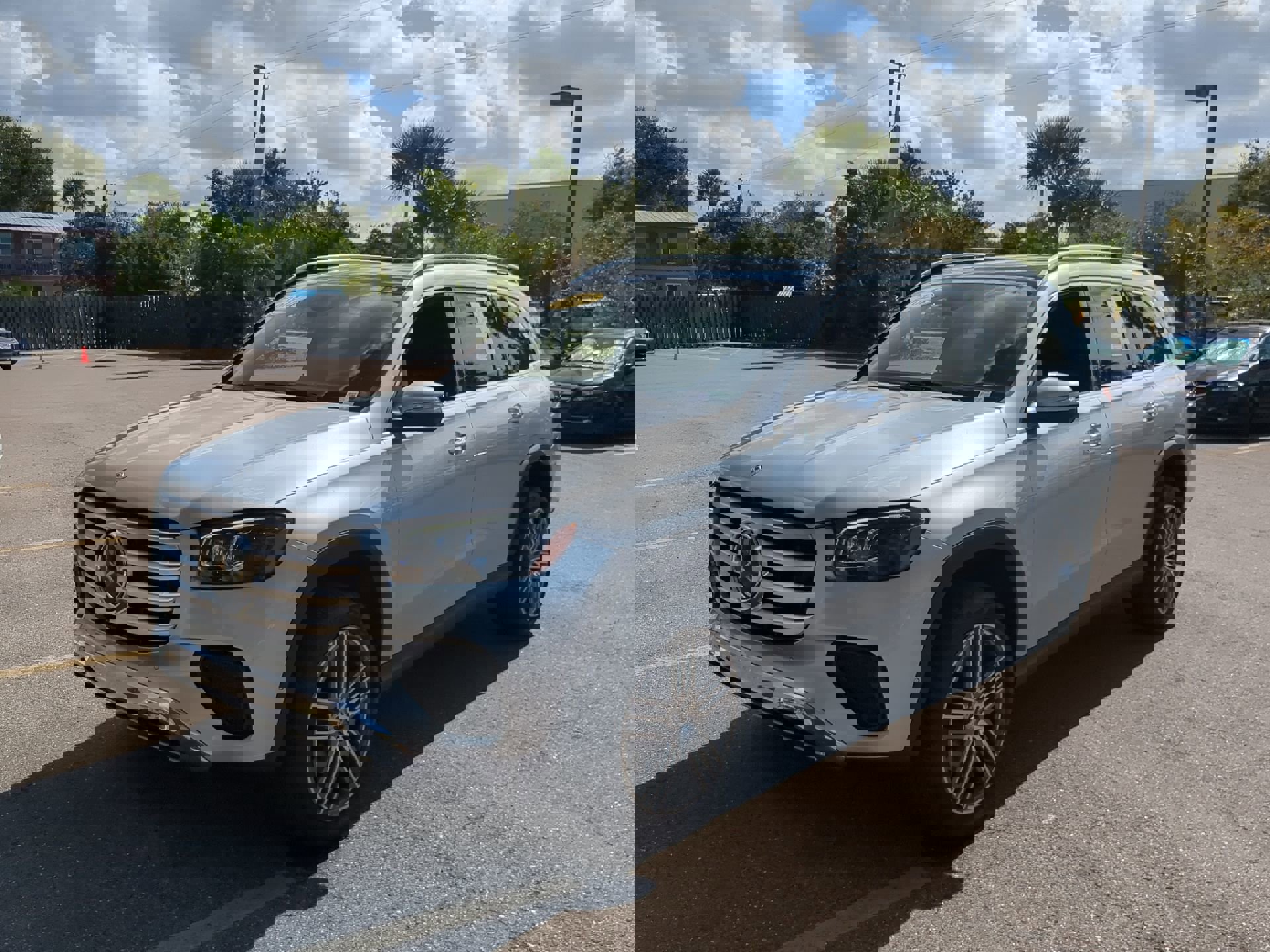 Used 2024 Mercedes-Benz GLS 450 4MATIC image 10