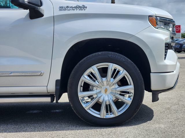 Used 2024 Chevrolet Silverado 1500 High Country AWD/4WD image 9