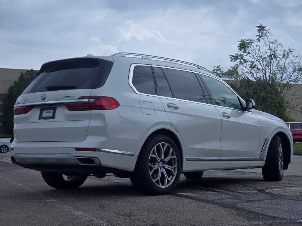 Used 2021 BMW X7 xDrive40i w/ Luxury Seating Package AWD/4WD image 17