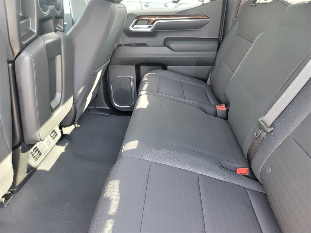 Used 2024 GMC Sierra 1500 SLE image 15
