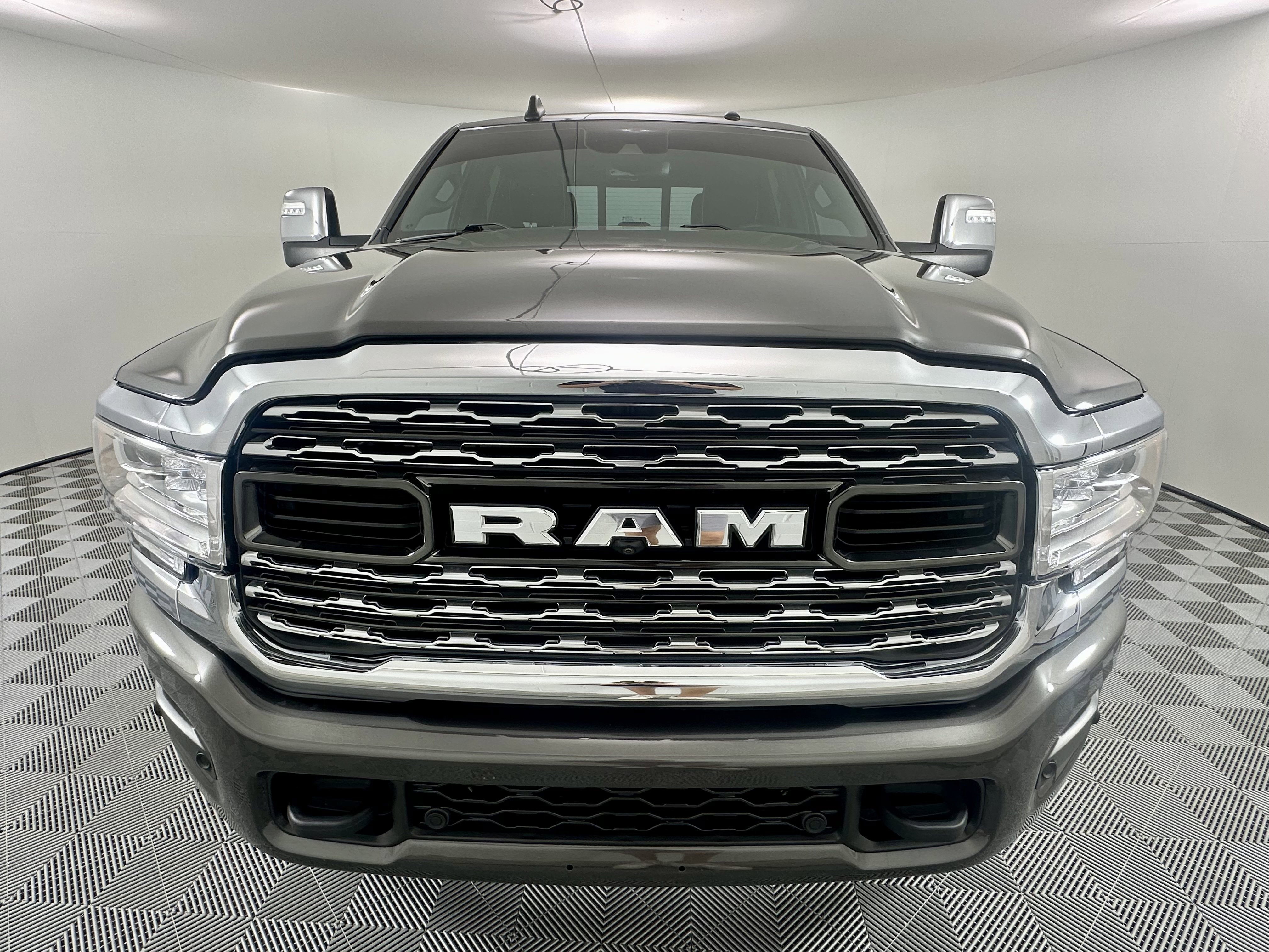 Used 2023 RAM 2500 Limited AWD/4WD image 8