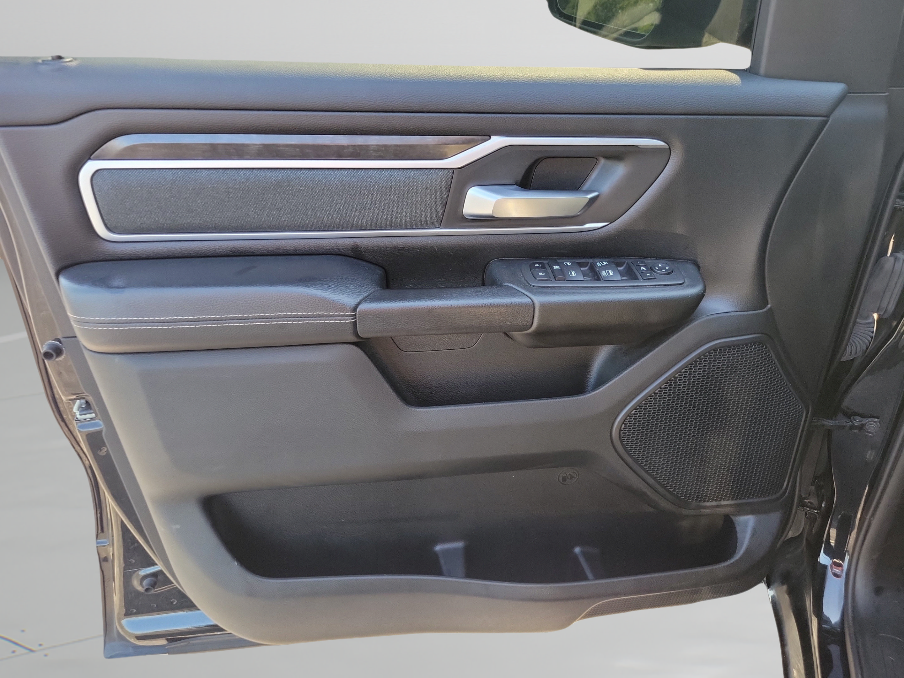 Used 2023 RAM 1500 Big Horn AWD/4WD image 17