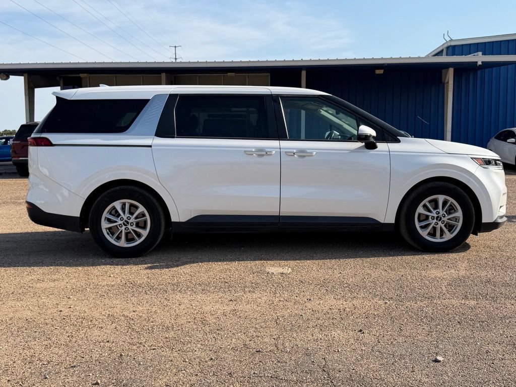 Used 2022 Kia Carnival LX FWD image 8