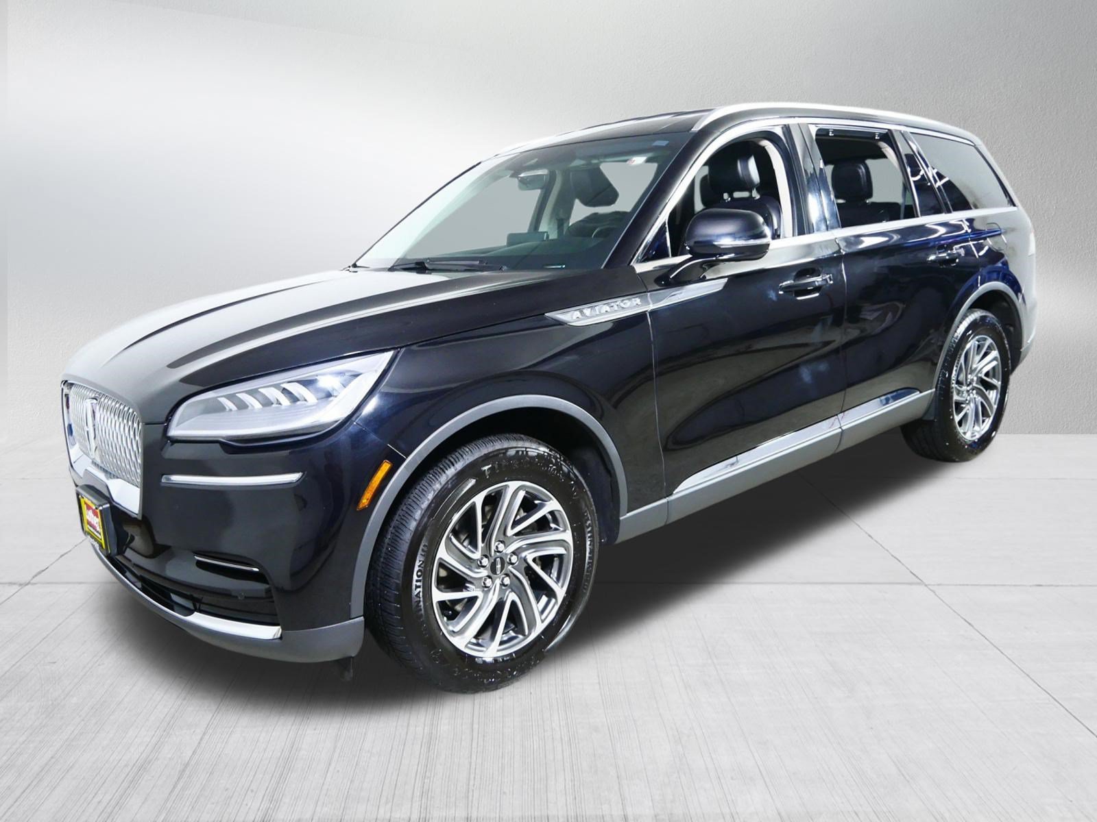 Used 2023 Lincoln Aviator AWD image 3