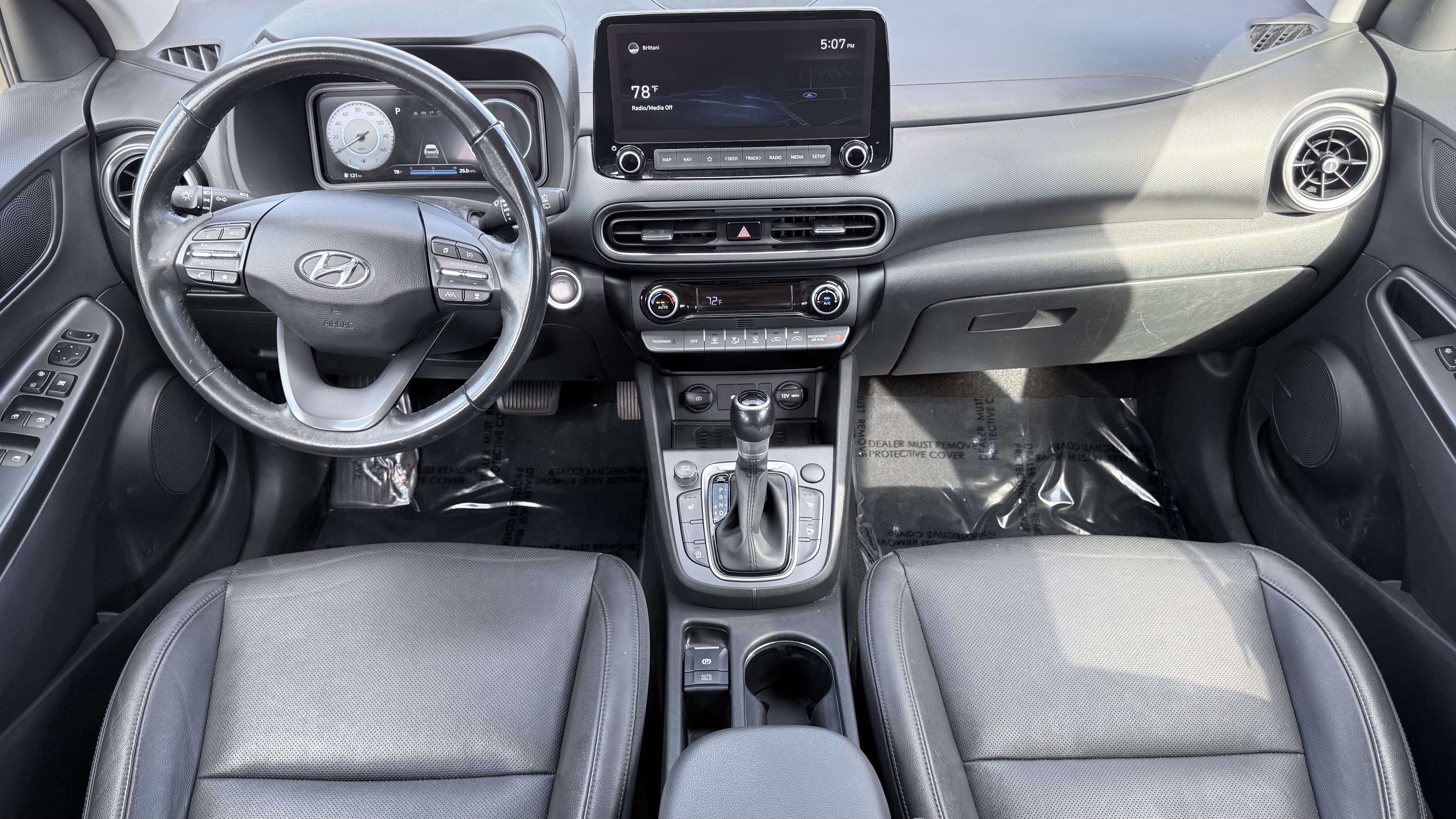 Used 2022 Hyundai Kona Limited FWD image 2