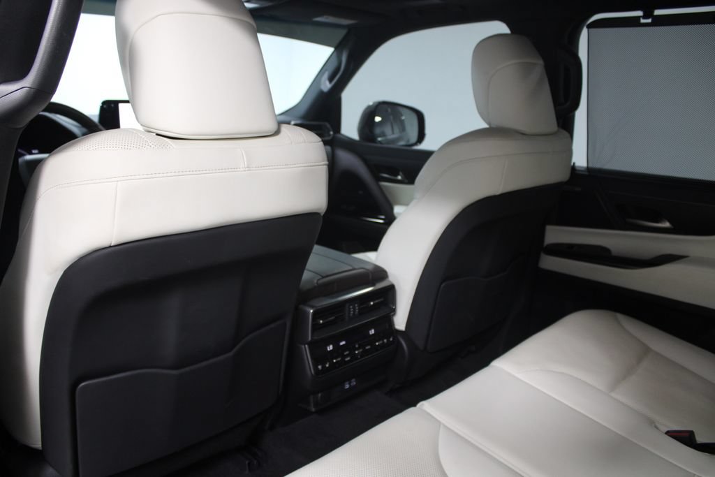 Used 2024 Lexus LX 600 4WD w/ Luxury Package image 27