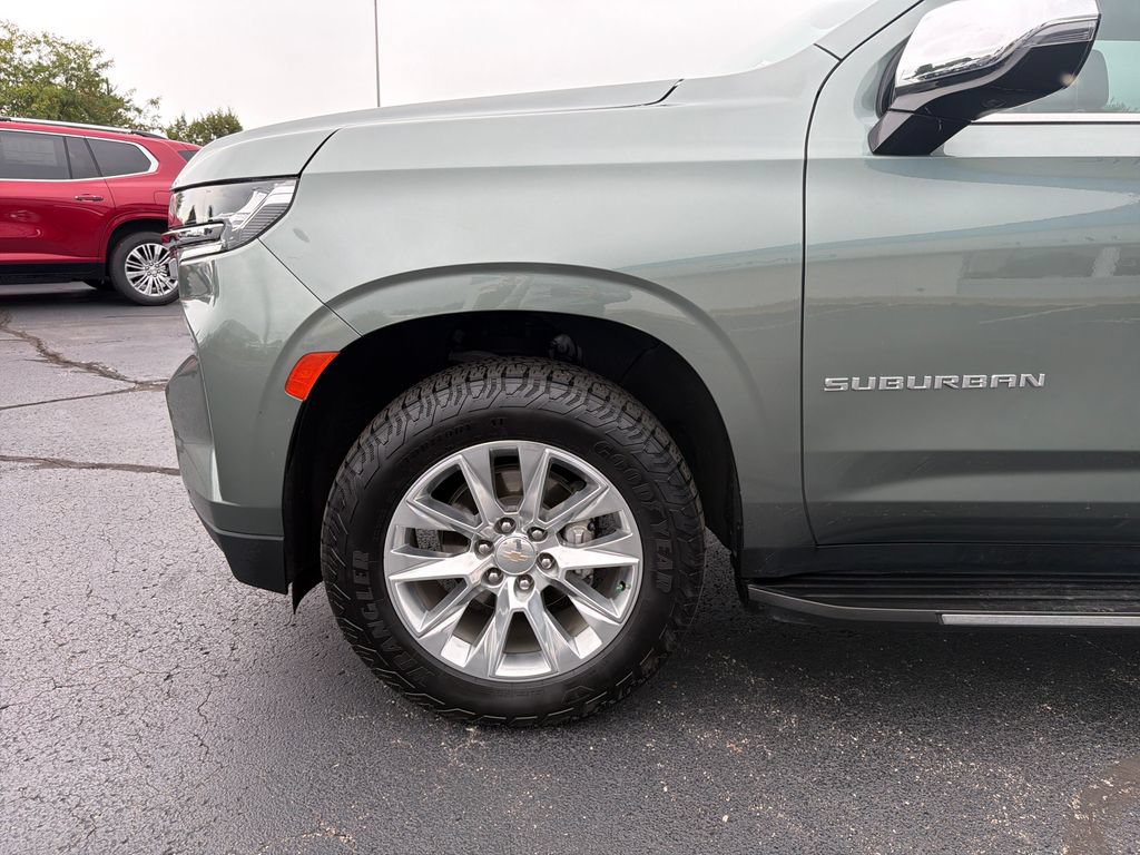 Used 2023 Chevrolet Suburban Premier AWD/4WD image 28
