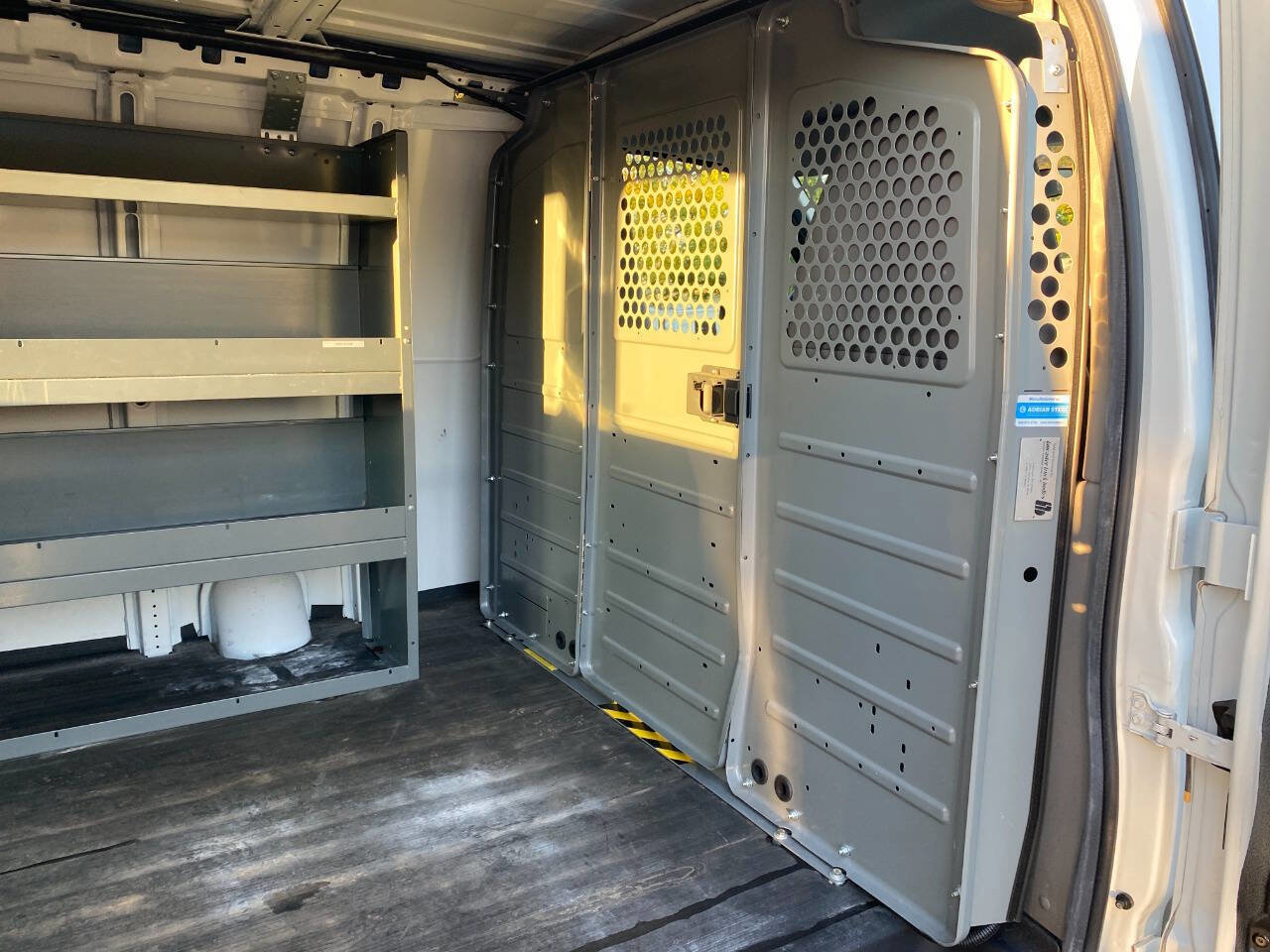 Used 2012 Chevrolet Express 2500 image 20