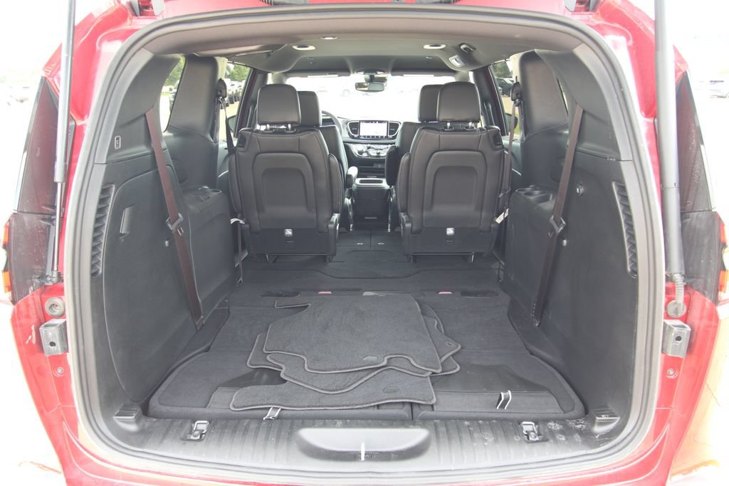 Used 2026 Chrysler Pacifica Select AWD/4WD image 14