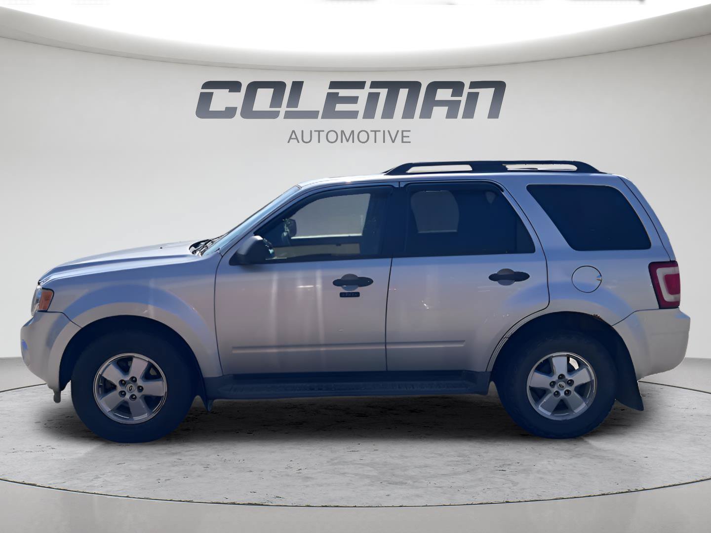Used 2010 Ford Escape XLT FWD image 2
