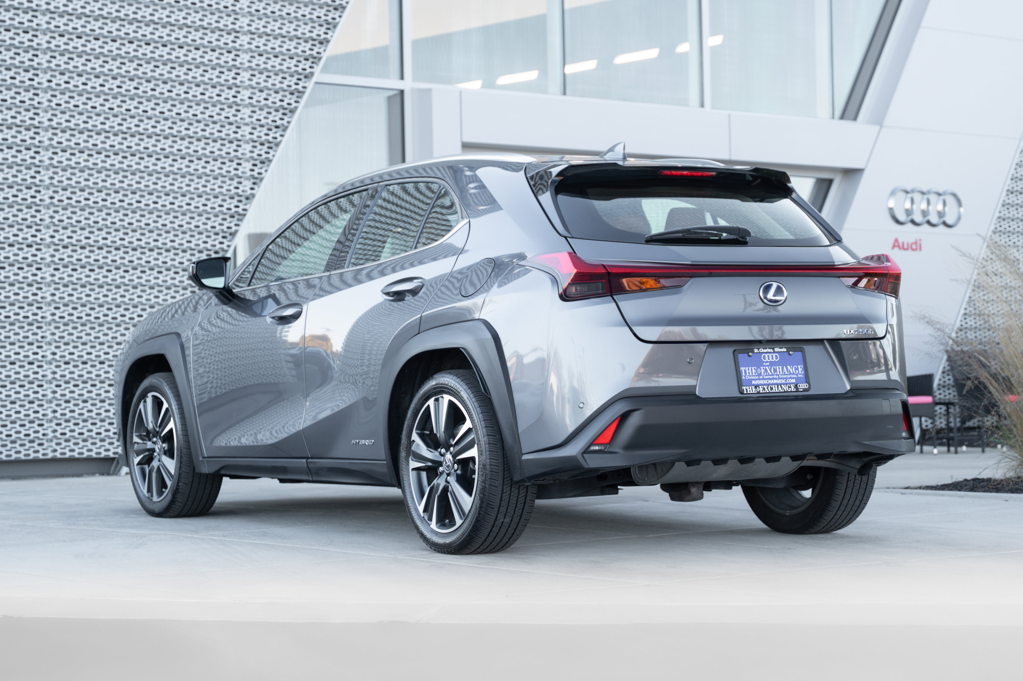 Used 2020 Lexus UX 250h w/ Premium Package image 5