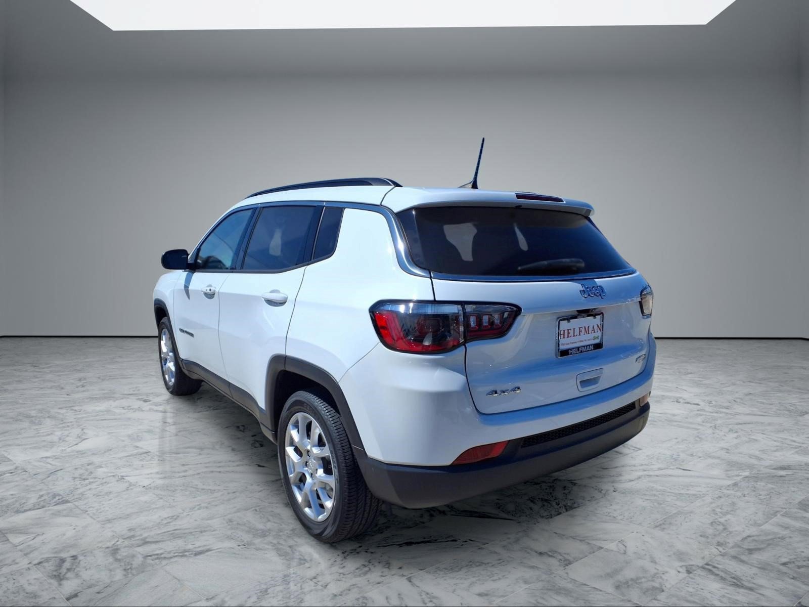 Used 2023 Jeep Compass Latitude image 5