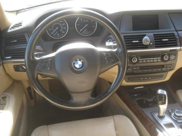 Used 2011 BMW X5 xDrive35d image 15