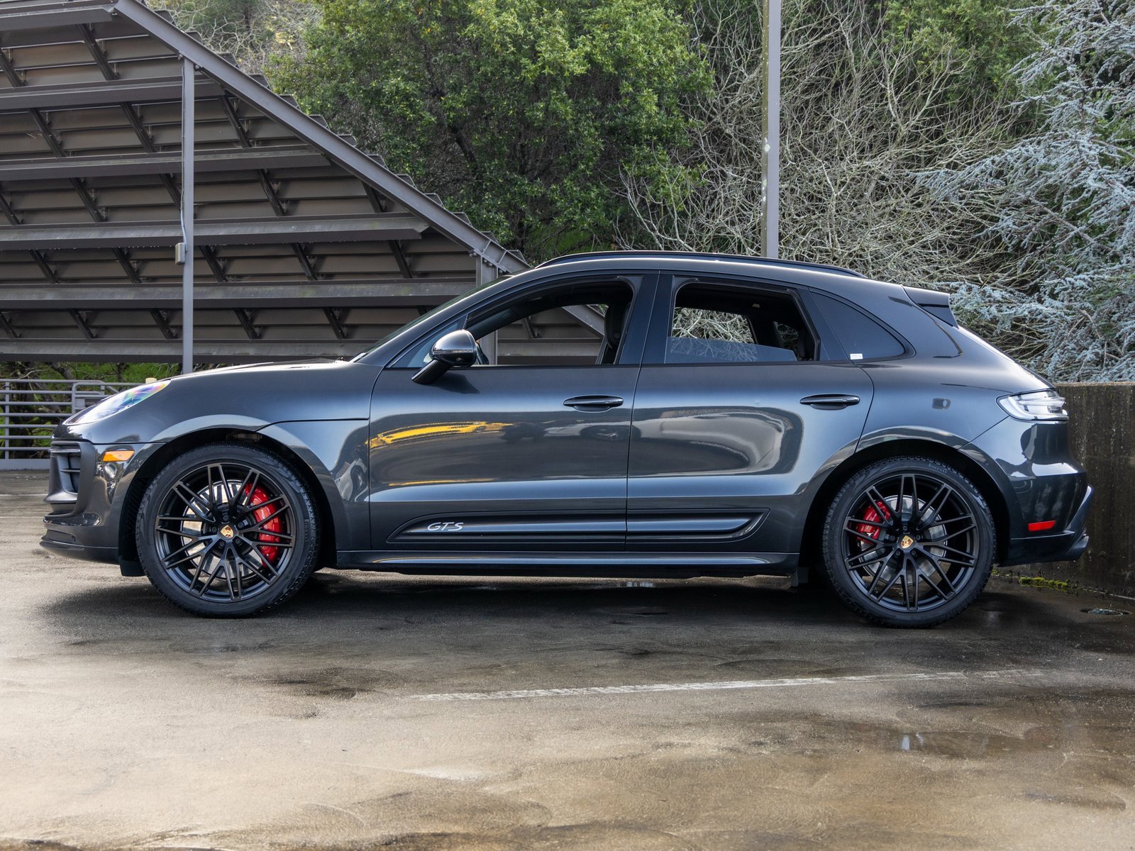 Certified 2023 Porsche Macan GTS image 2