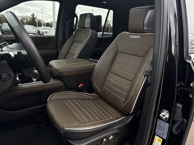 Certified 2025 GMC Yukon Denali Ultimate w/ LPO, Floor Liner Package AWD/4WD image 20