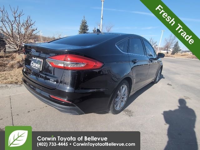 Used 2019 Ford Fusion SE image 3
