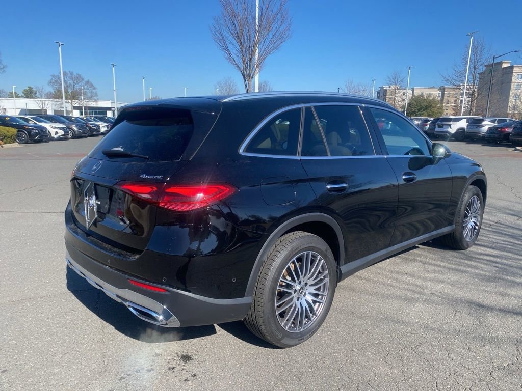 Used 2024 Mercedes-Benz GLC 300 4MATIC image 3
