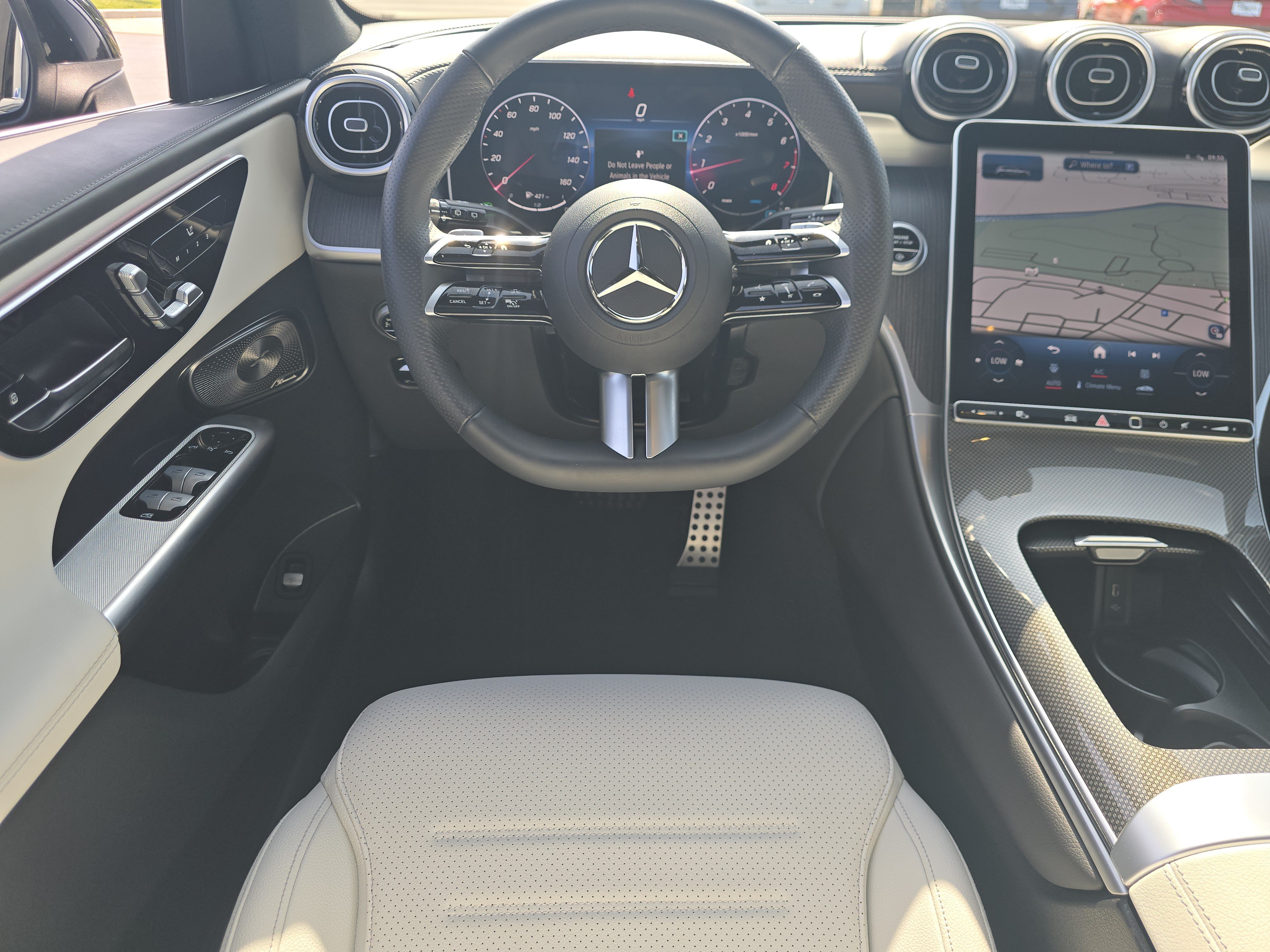 Used 2024 Mercedes-Benz GLC 300 4MATIC image 22