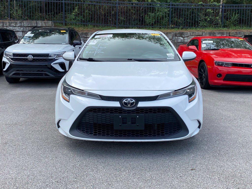 Used 2022 Toyota Corolla LE FWD image 2