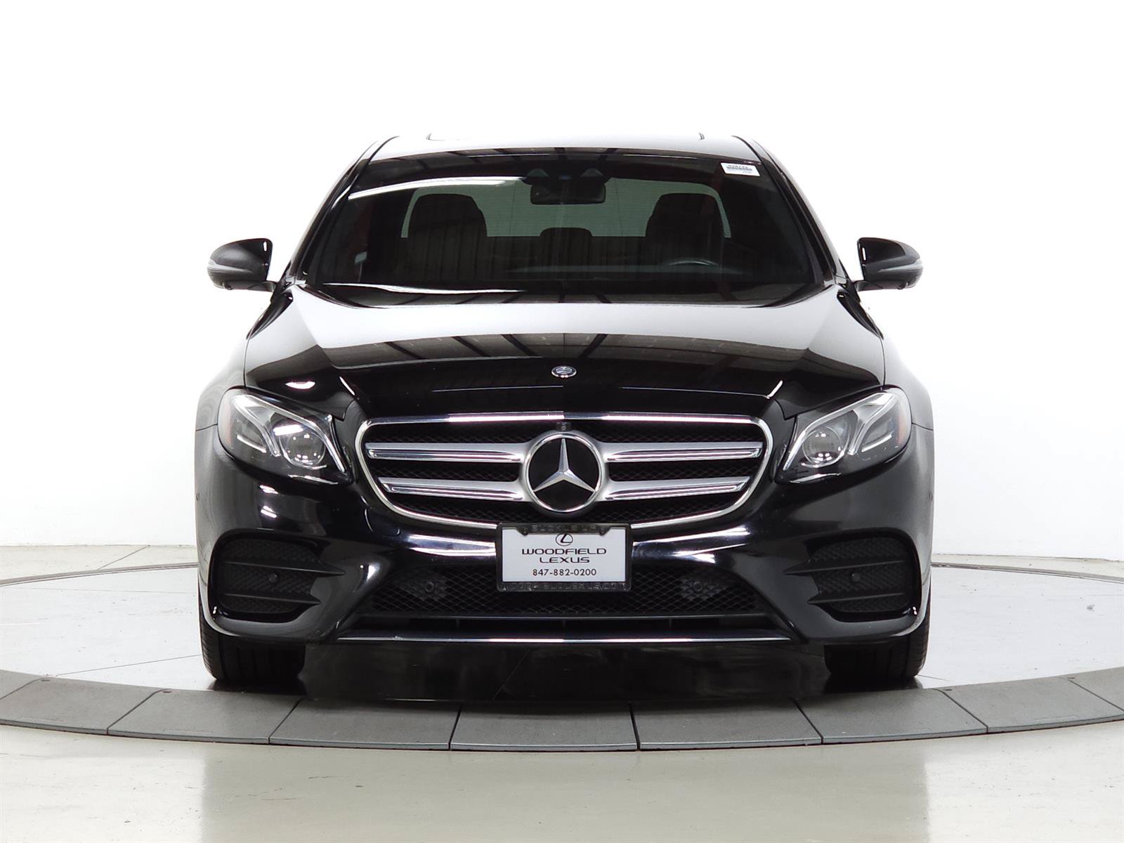 Used 2017 Mercedes-Benz E 300 4MATIC image 2