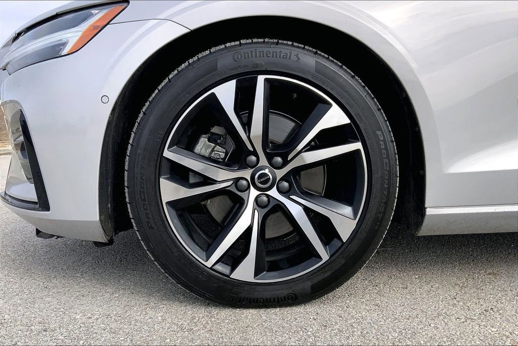 Used 2024 Volvo S60 B5 Plus image 25