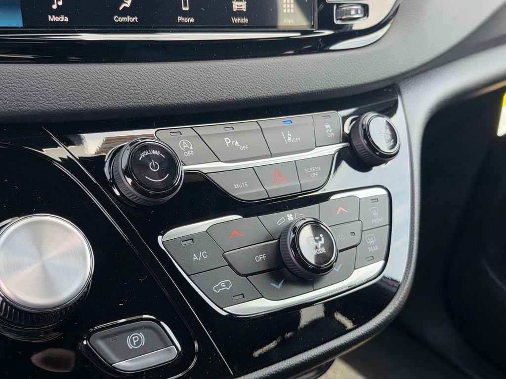New 2026 Chrysler Voyager LX FWD image 16