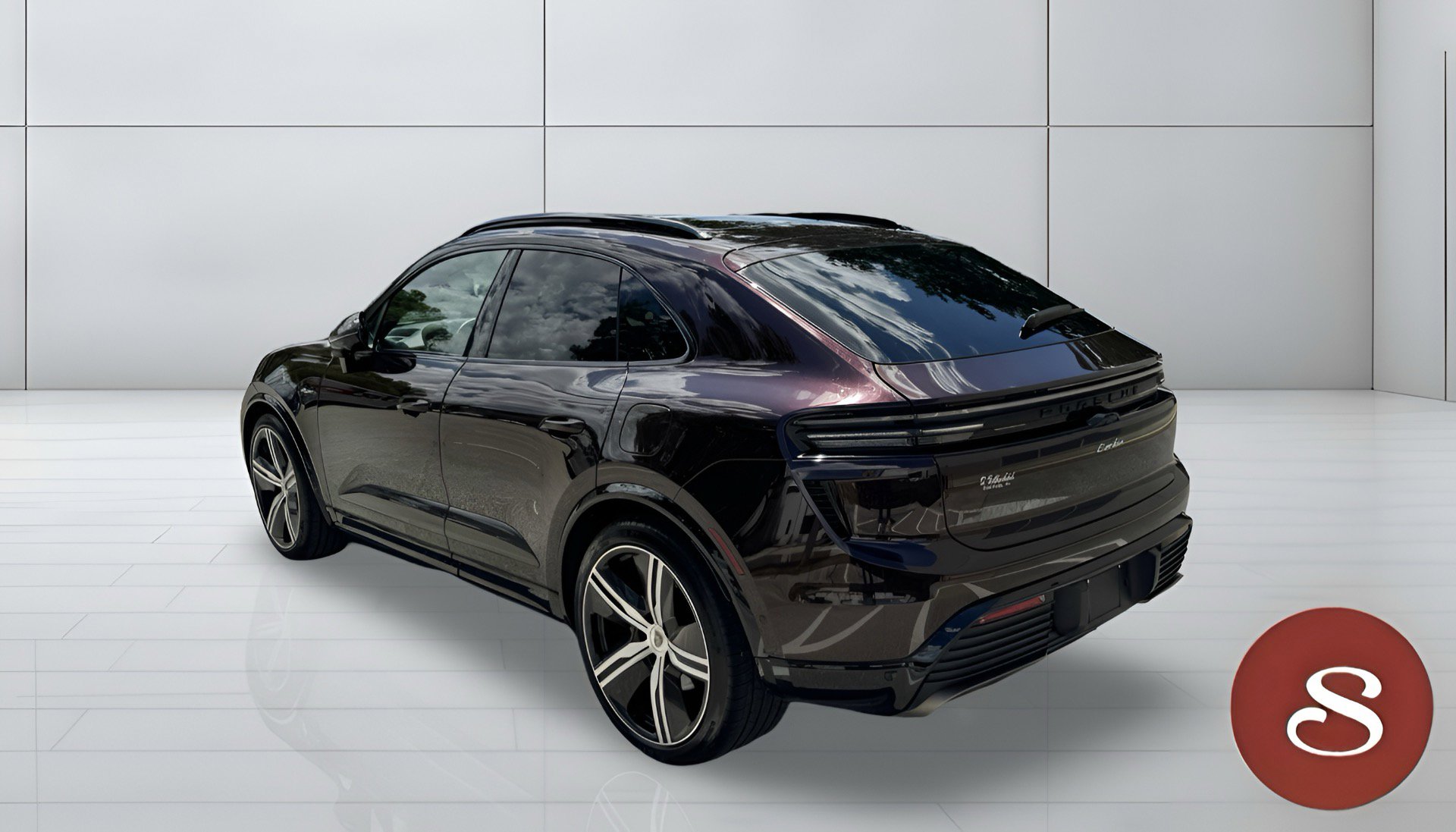 Used 2024 Porsche Macan Turbo Electric w/ Premium Package AWD/4WD image 2