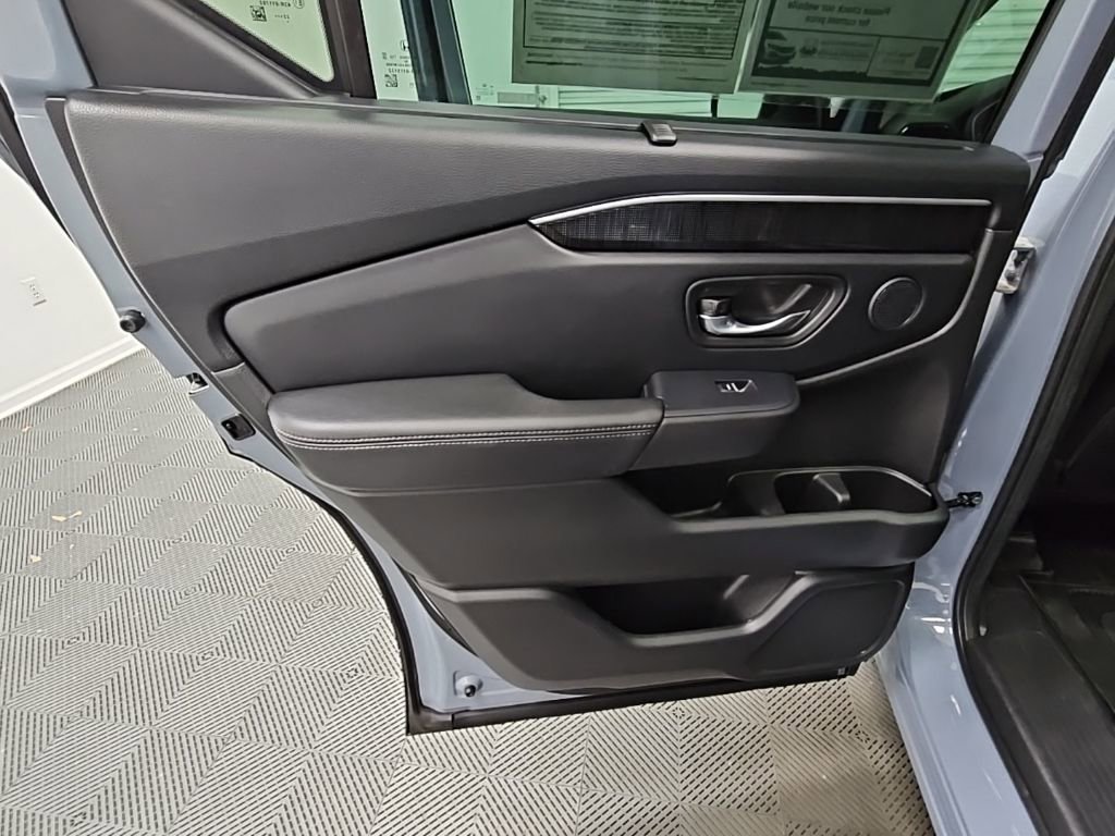 Used 2023 Honda Pilot Elite image 37