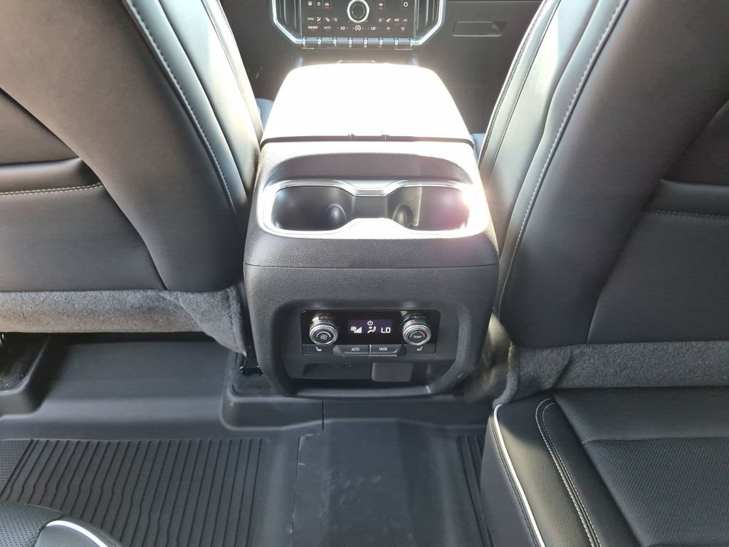 New 2027 GMC Acadia Denali w/ LPO, Floor Liner Package FWD image 32