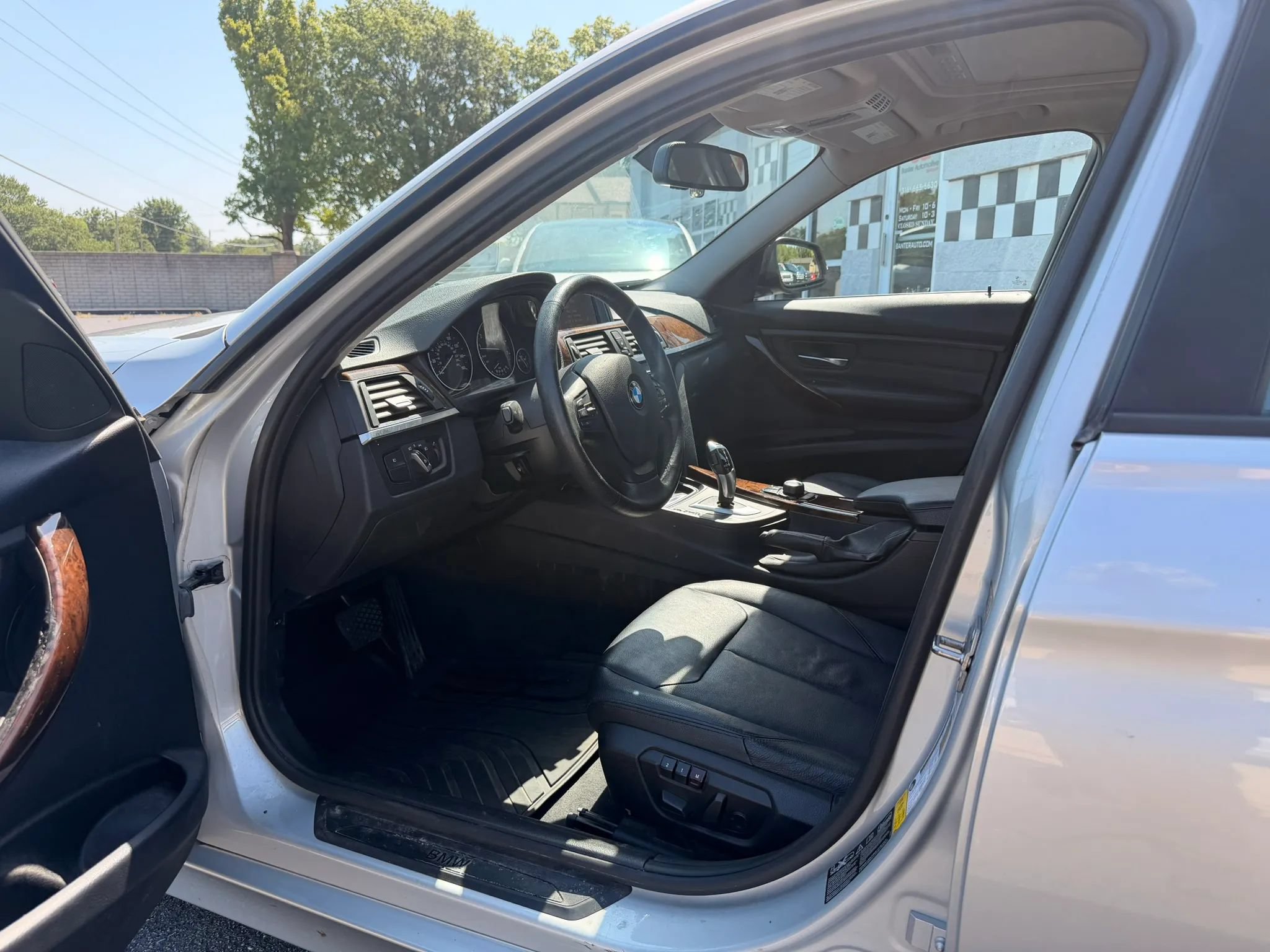 Used 2013 BMW 335i xDrive Sedan AWD/4WD image 9