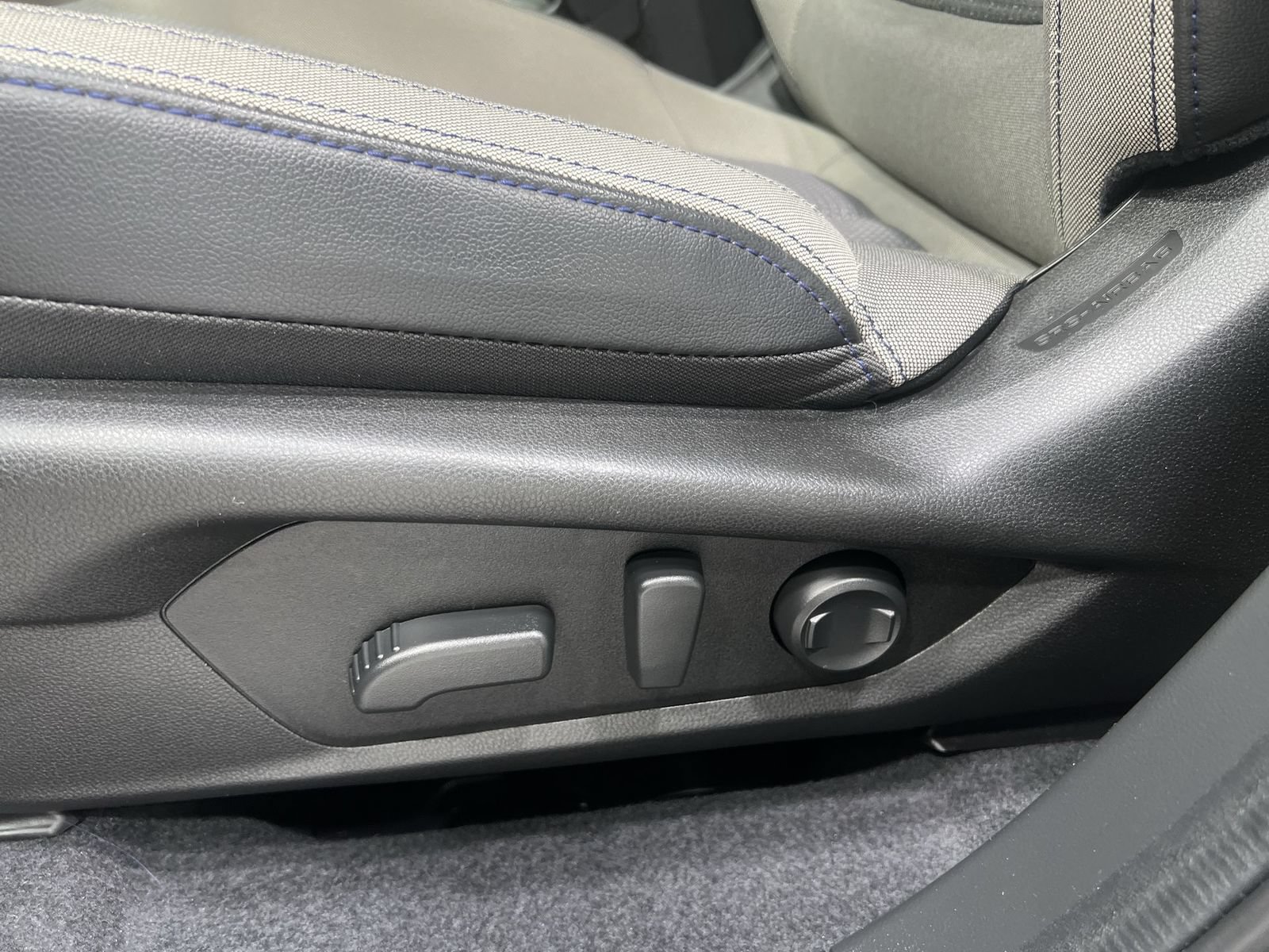 Certified 2025 Subaru Forester Premium AWD/4WD image 12