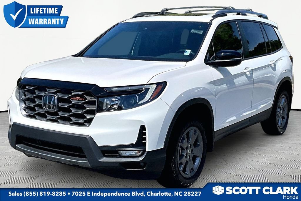Used 2024 Honda Passport TrailSport image 3