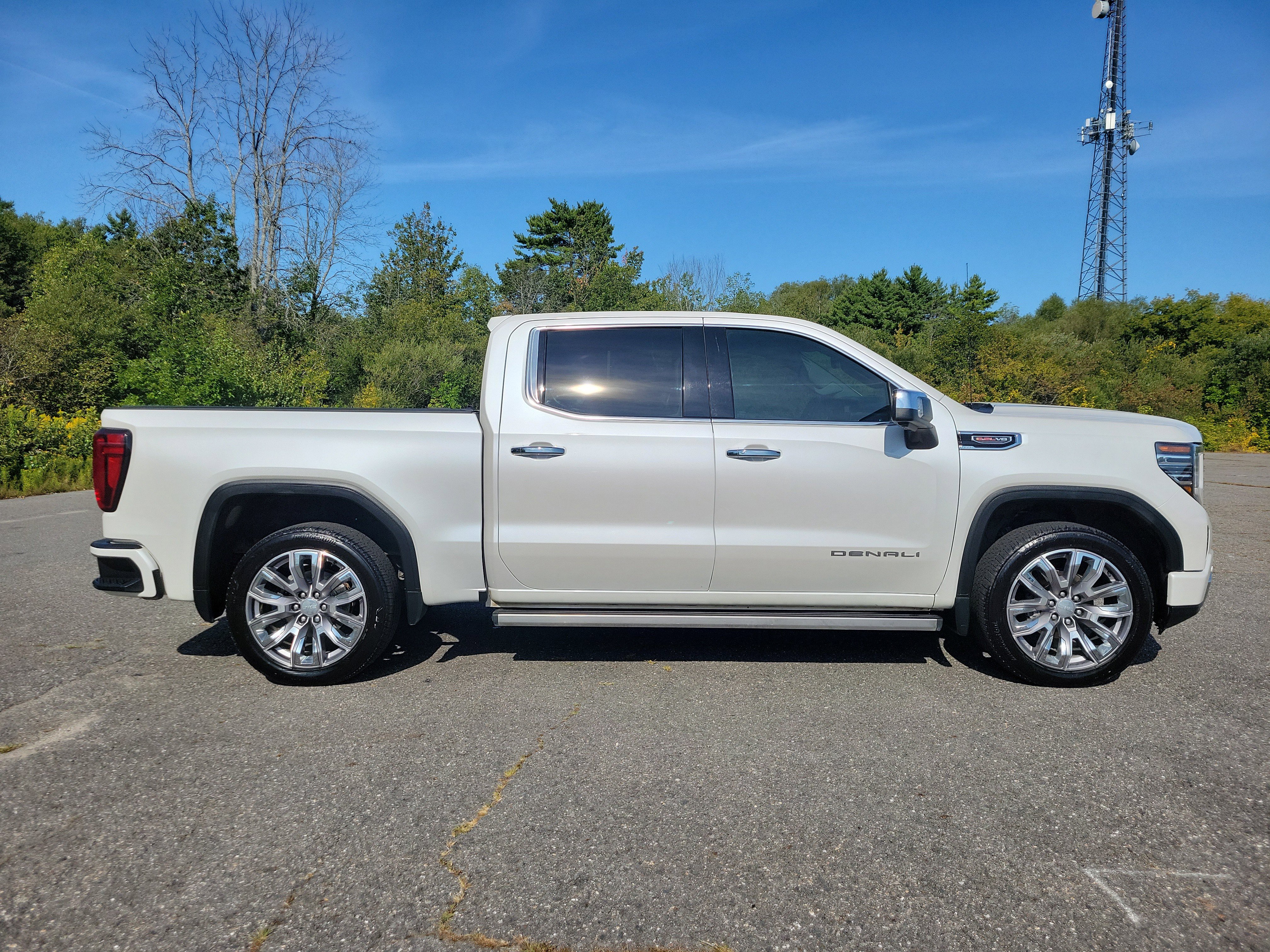 Used 2023 GMC Sierra 1500 Denali w/ Denali Reserve Package image 4