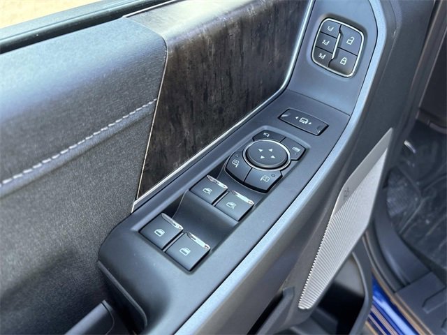 New 2026 Ford F250 Lariat w/ Black Appearance Package image 21