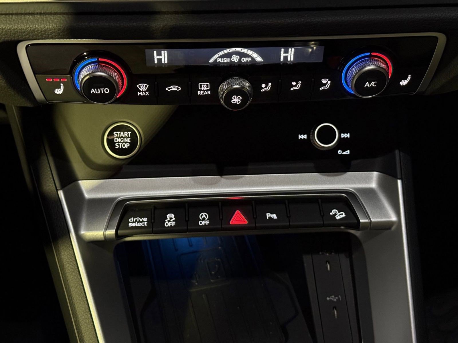 Used 2024 Audi Q3 2.0T Premium Plus w/ Premium Plus Package image 17