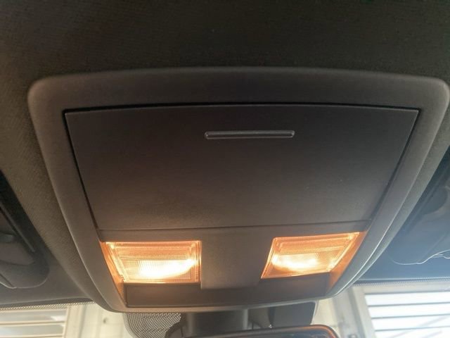 Used 2022 Dodge Challenger SXT image 17