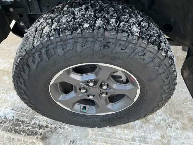 Used 2020 Jeep Gladiator Rubicon w/ LED Lighting Group AWD/4WD image 15