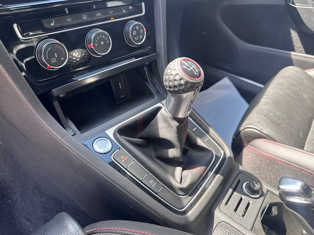 Used 2019 Volkswagen GTI SE FWD image 18