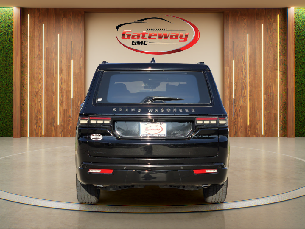 Used 2023 Jeep Grand Wagoneer Series II AWD/4WD image 6