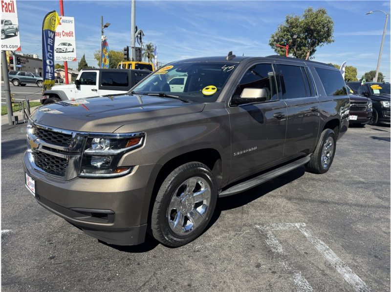 Used 2016 Chevrolet Suburban LT image 9