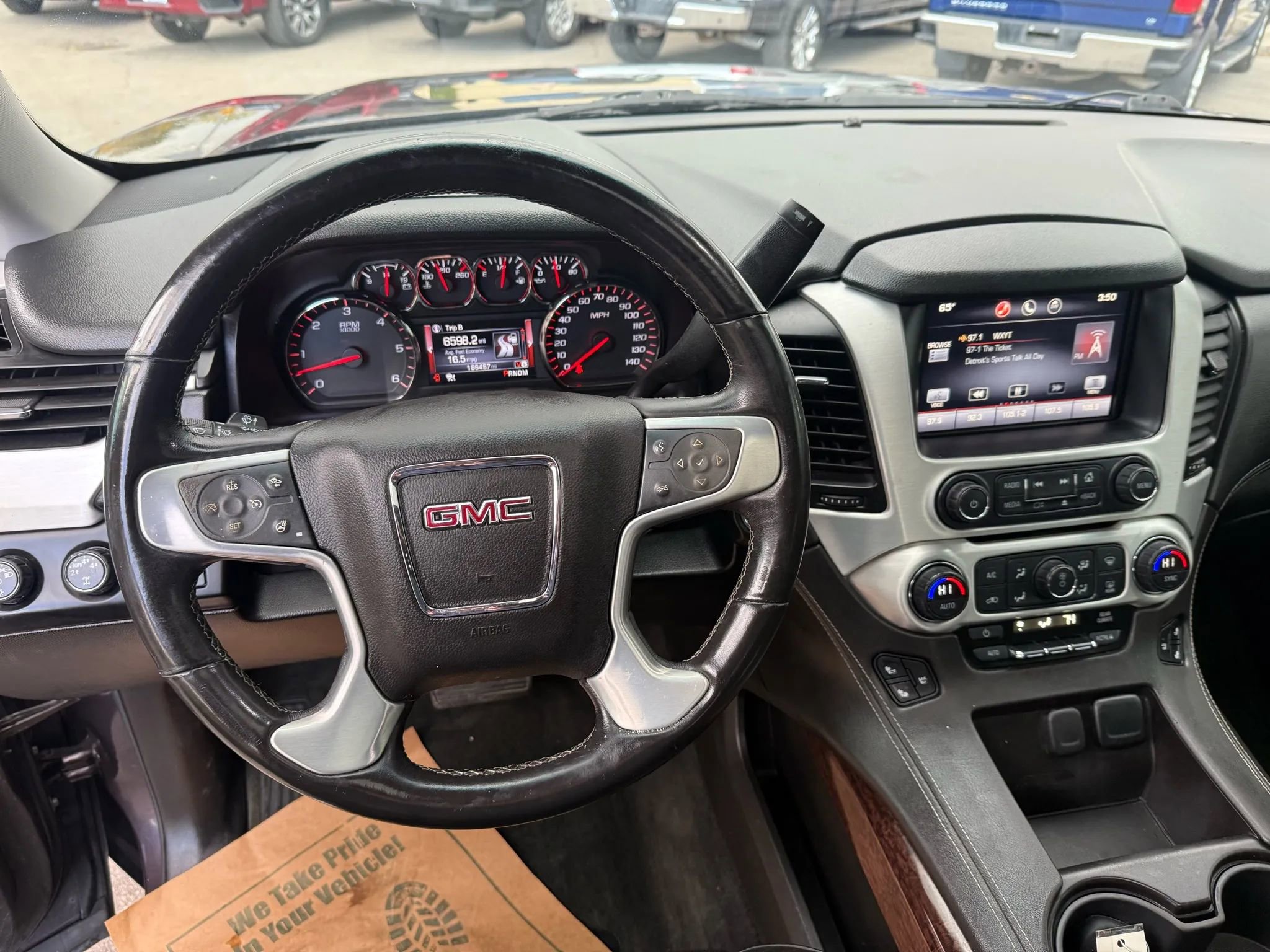 Used 2015 GMC Yukon SLT w/ Open Road Package image 21