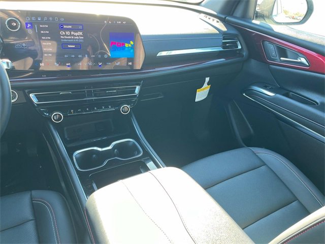 Used 2025 Chevrolet Traverse Z71 w/ Driver Confidence Package image 5