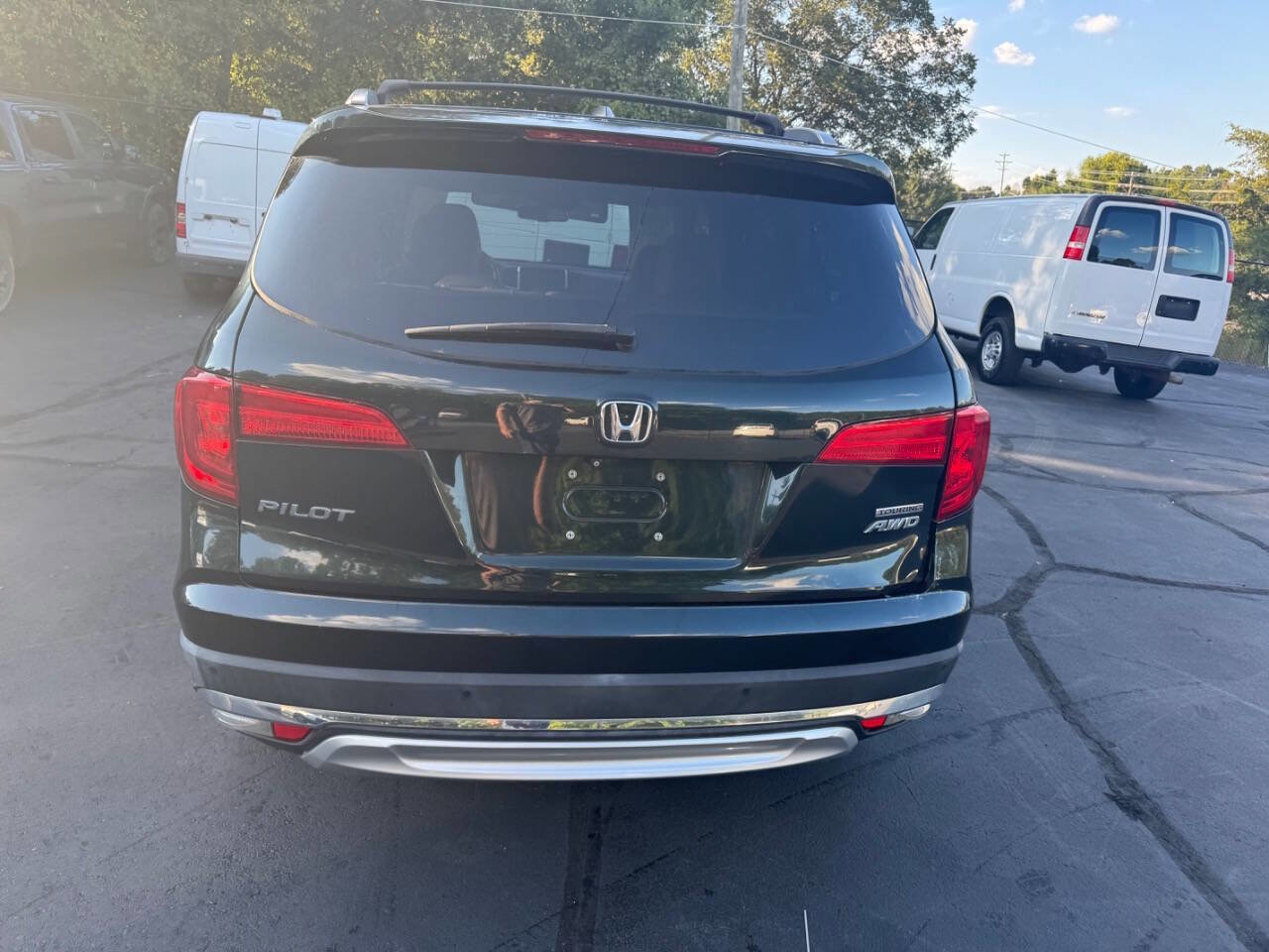 Used 2016 Honda Pilot Touring image 4