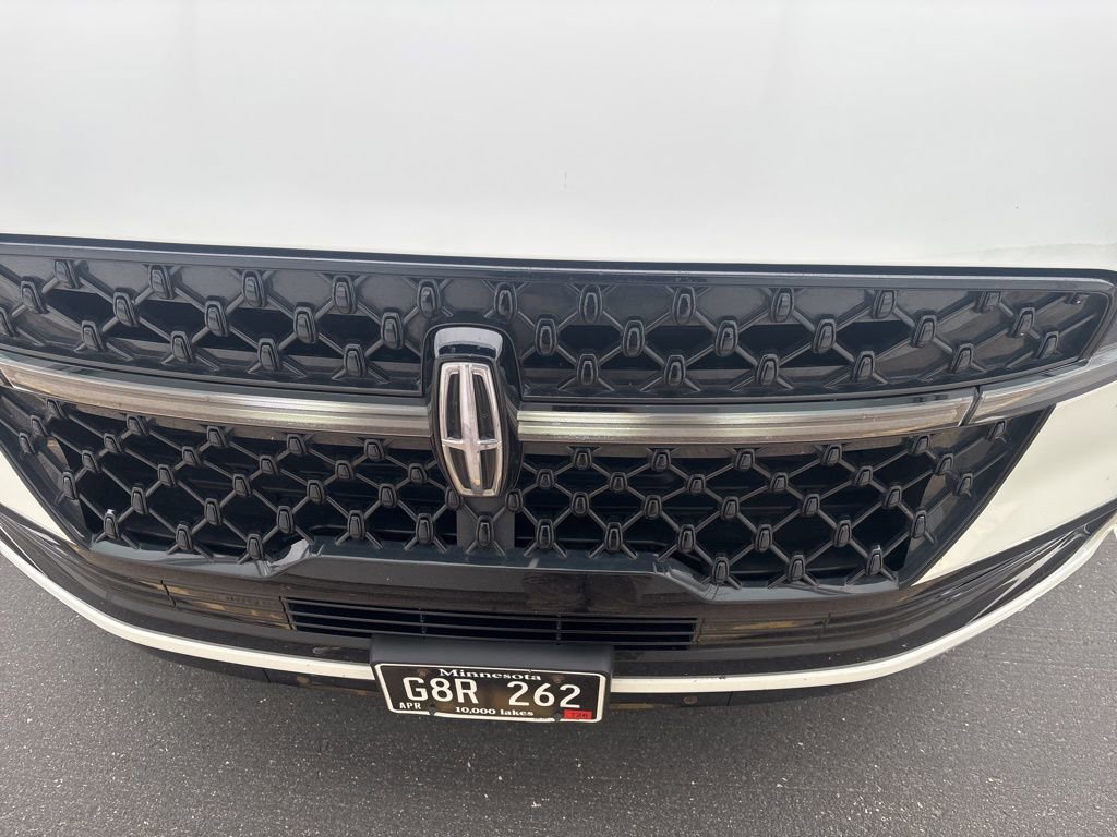 Used 2025 Lincoln Navigator Black Label AWD/4WD image 12