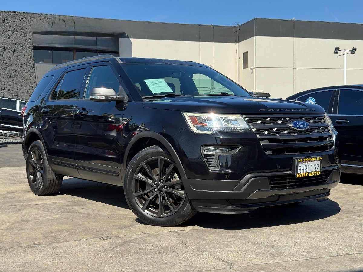 Used 2019 Ford Explorer XLT w/ Equipment Group 202A FWD image 2