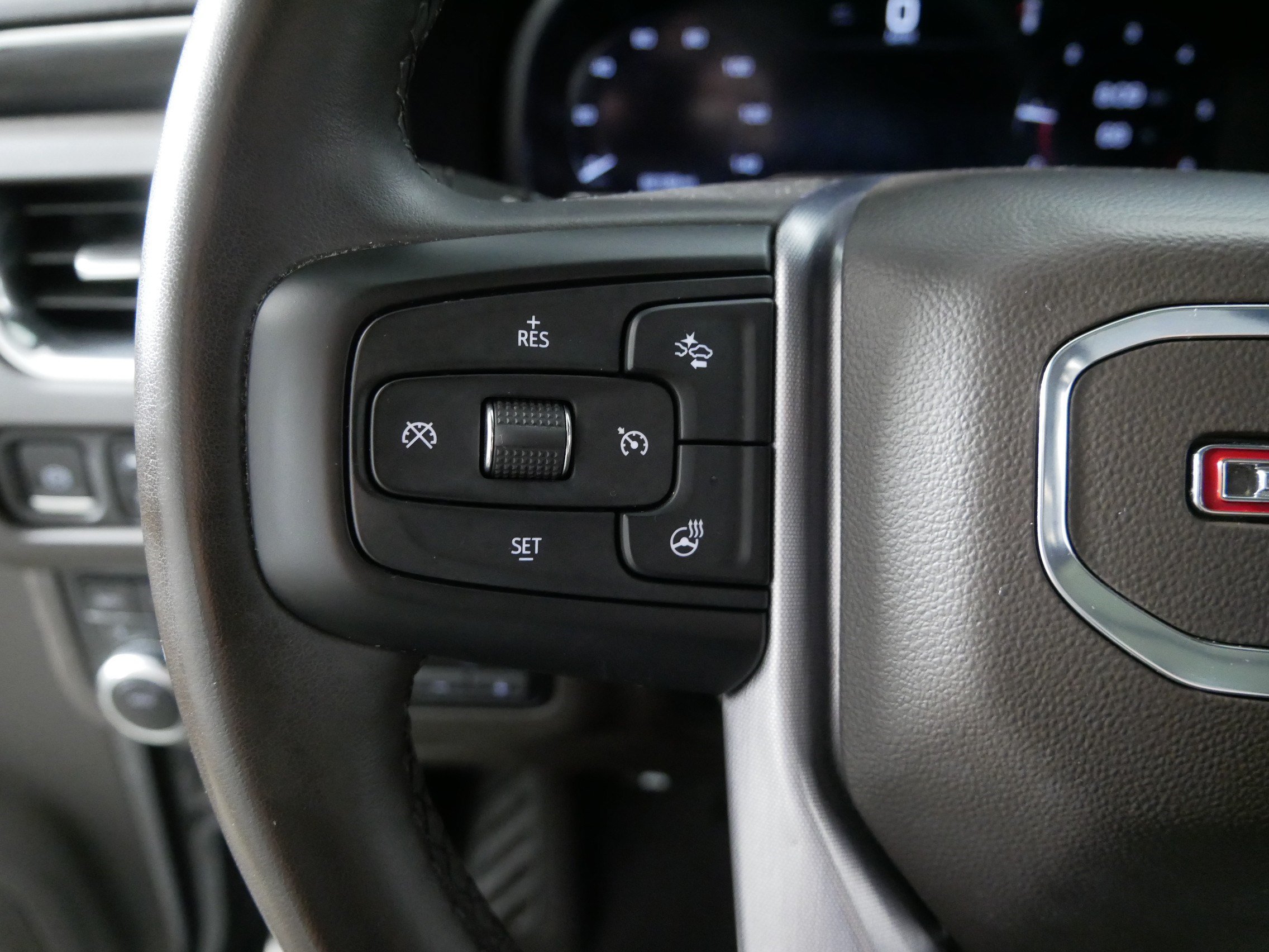 Used 2023 GMC Yukon SLT w/ SLT Premium Package AWD/4WD image 27